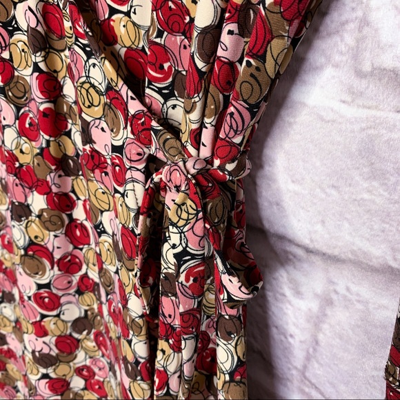 BCBG Patterned Wrap Dress NWOT - Picture 3 of 6